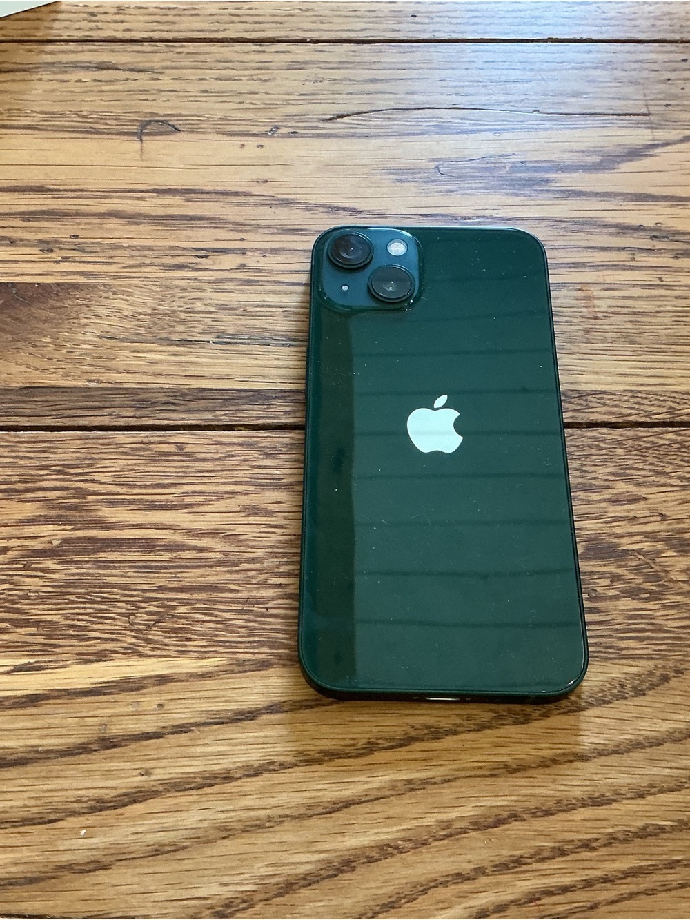 Green Apple iPhone 13 128 GB